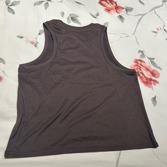 Vuori Energy Top EUC Size Small - Picture 2 of 5